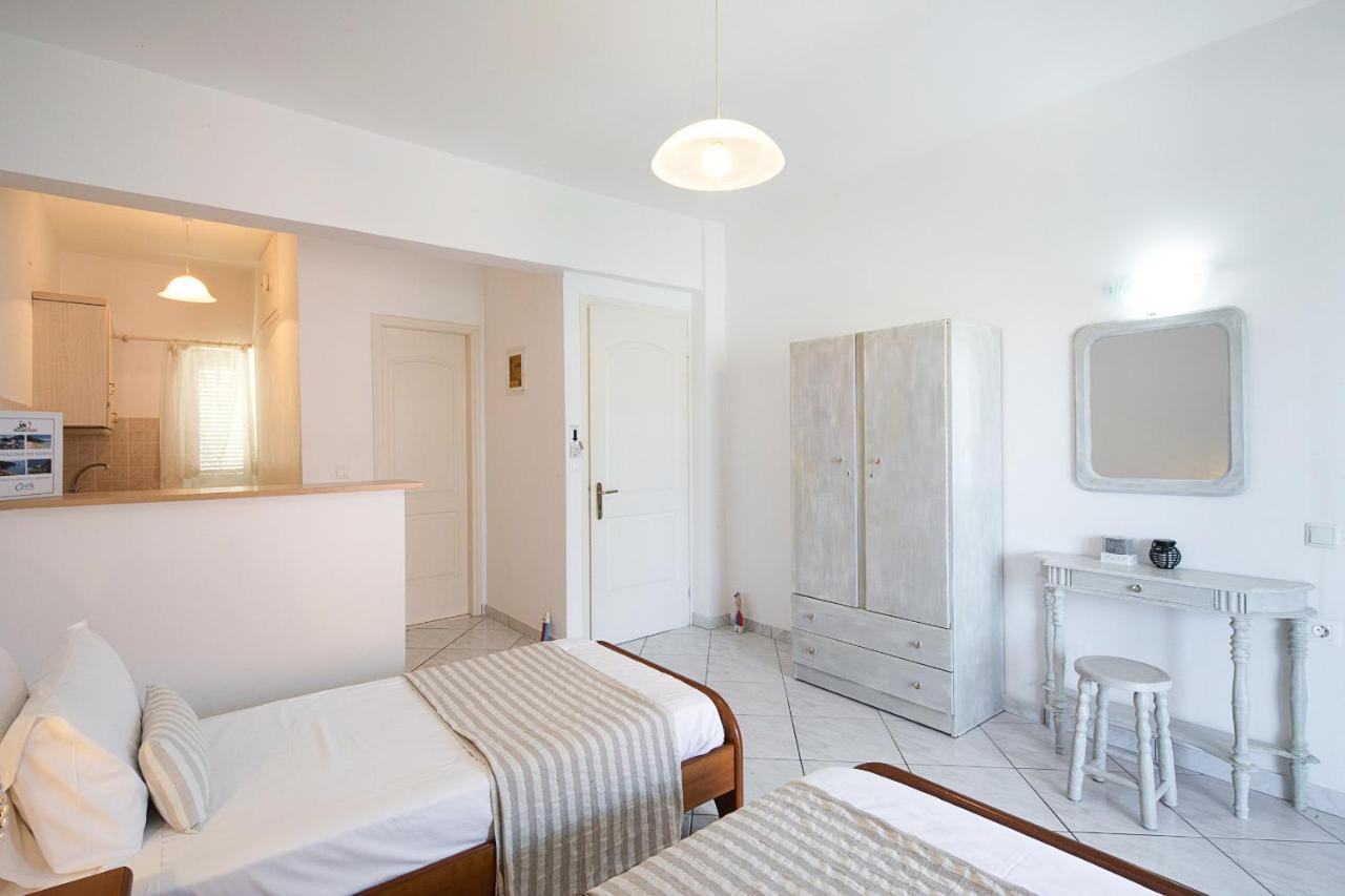 Irini Apartments And Studios Agios Gordios  Ngoại thất bức ảnh
